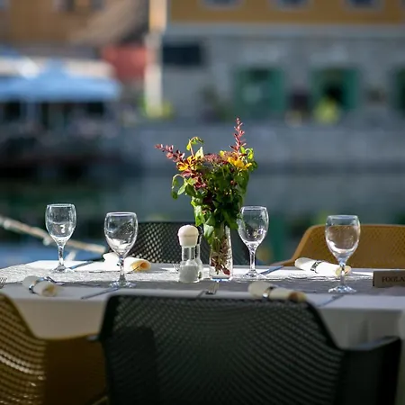 Hotel Gabriella 3*